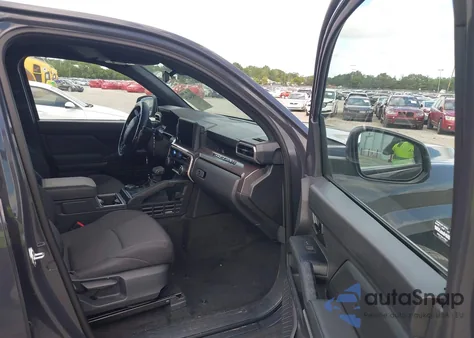 2024 Toyota Tacoma Sr5 4Wd z USA, uszkodzony, nr VIN 3TMLB5JN8RM043493